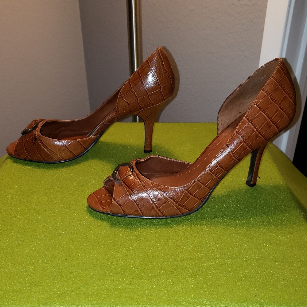 Style & Co Pumps - Picture 2 of 3